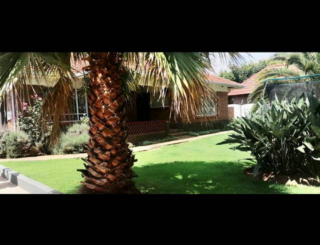 3 BEDROOM PROPERTY TO RENT IN MALVERN EAST